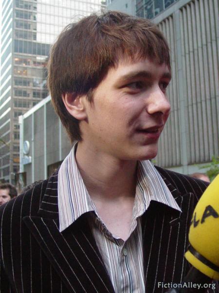 James ou Oliver Phelps (l'un des deux lol)
